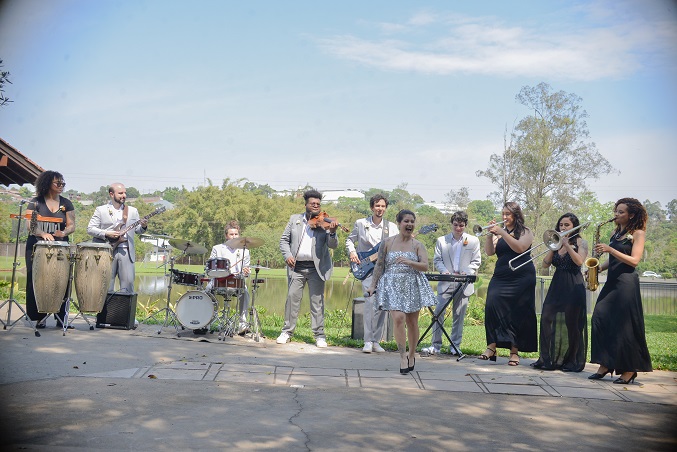 Banda Flor PRESTO em apresentação