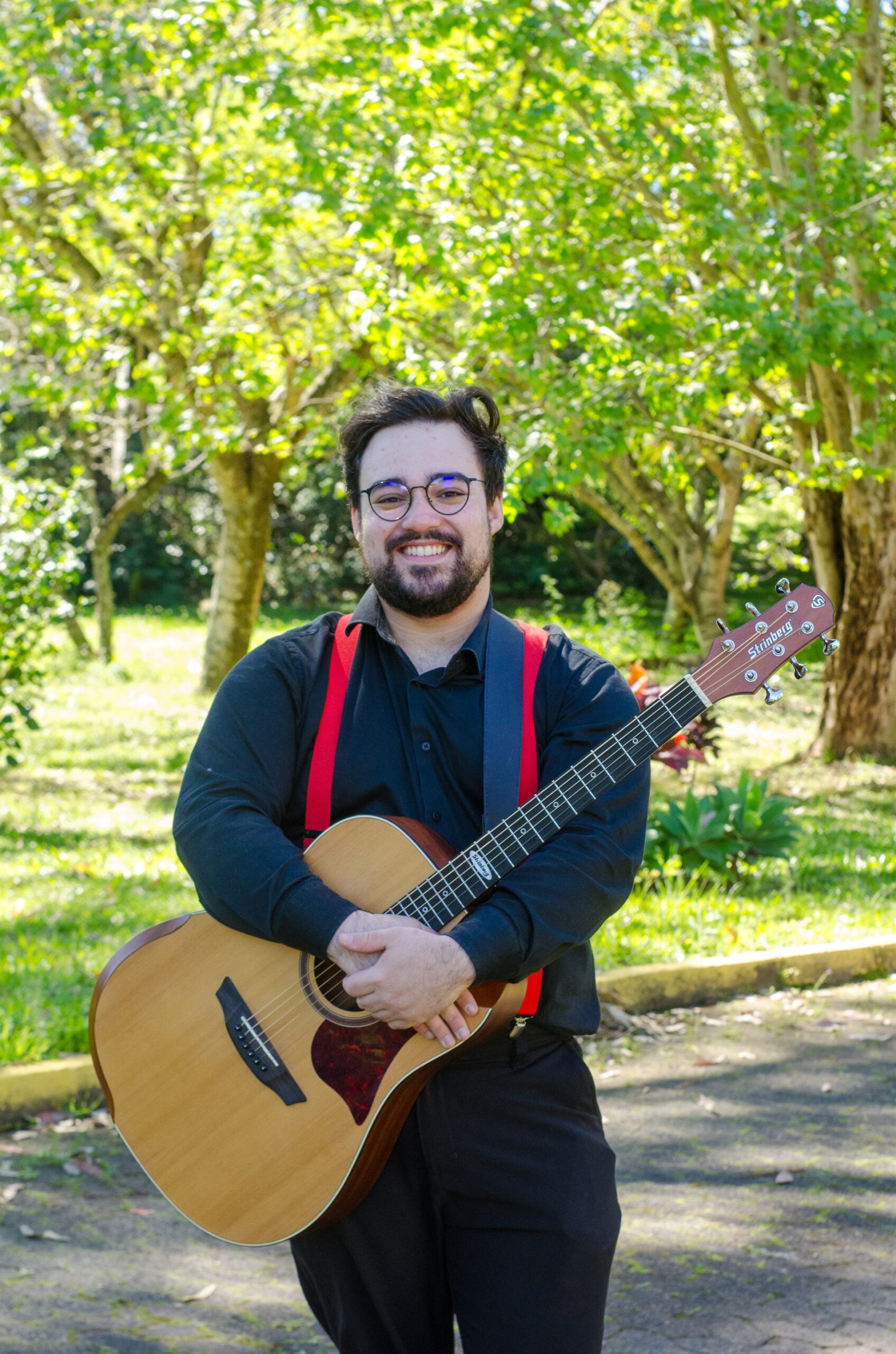 Felipe Abel, violino, violão e voz na Trupe de Natal
